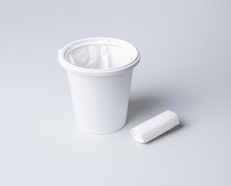 Seau blanc avec sac poubelle Handybag en rouleau