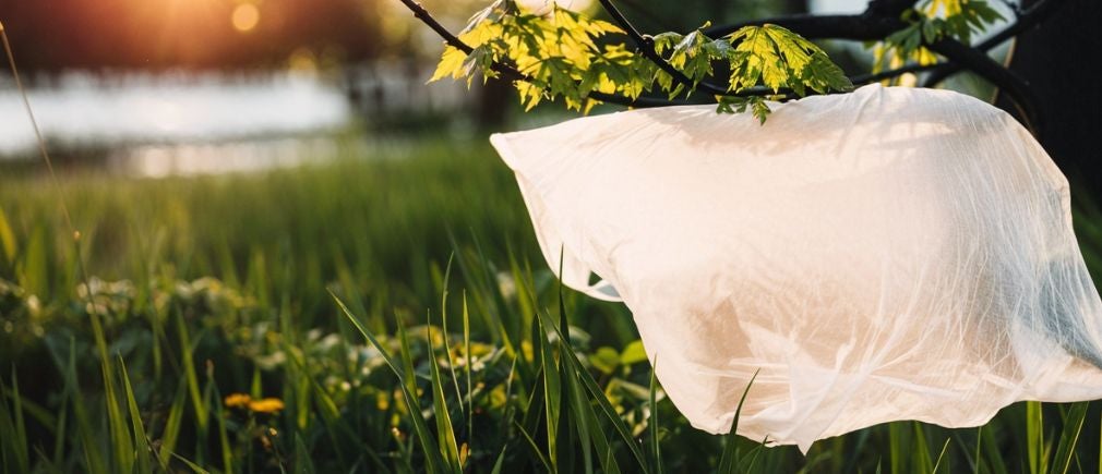 Sac poubelle Handybag blanc dans la nature