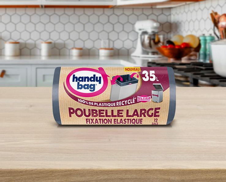 Visuel teaser d’un rouleau de sacs poubelle Handybag en plastique recyclé